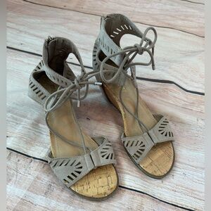 Madden NYC Size 7 Womens Gladiator Wedge Sandal Beige Faux Suede
